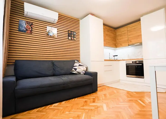 White Central Apartment