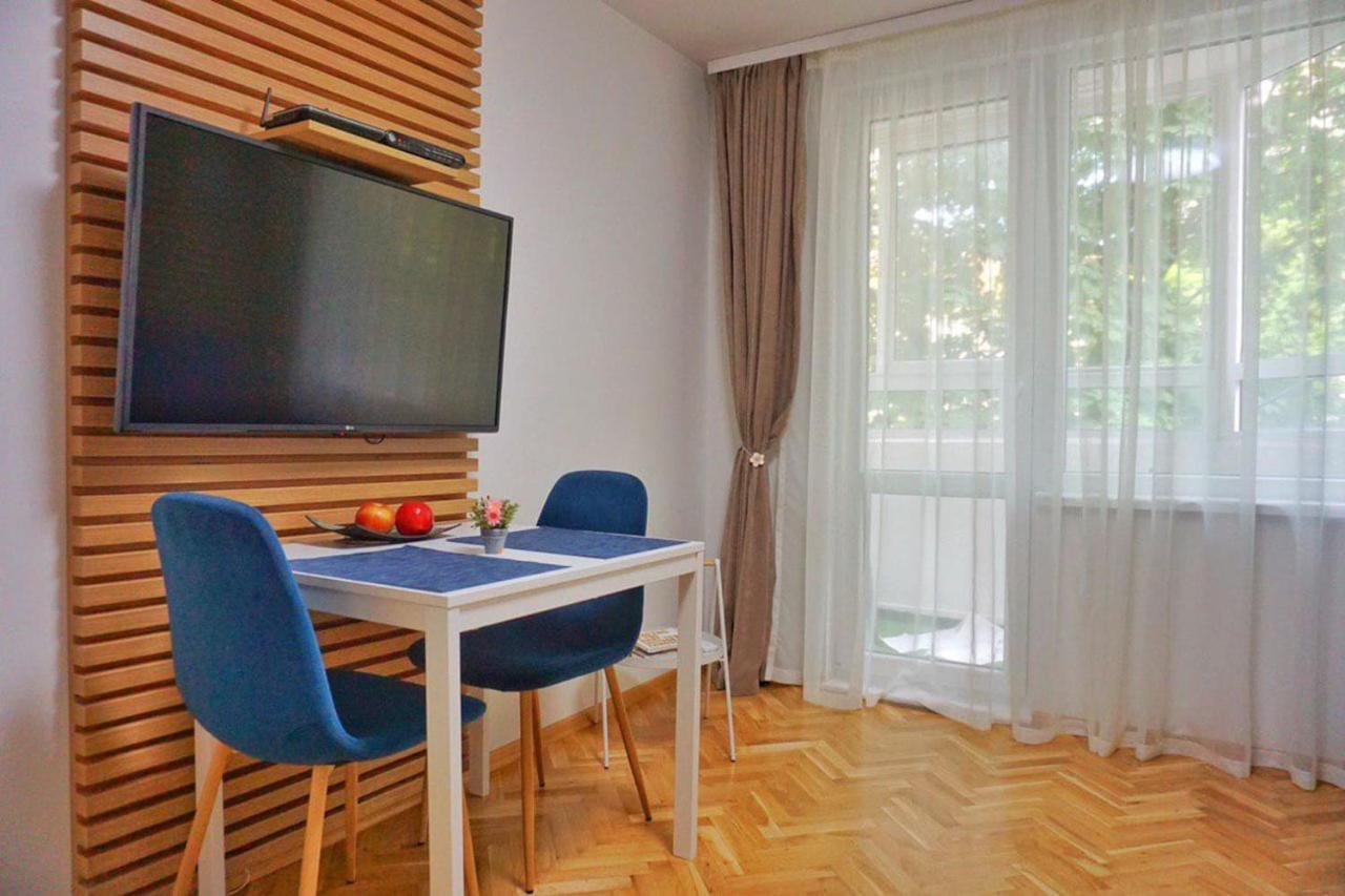 Apartment White *