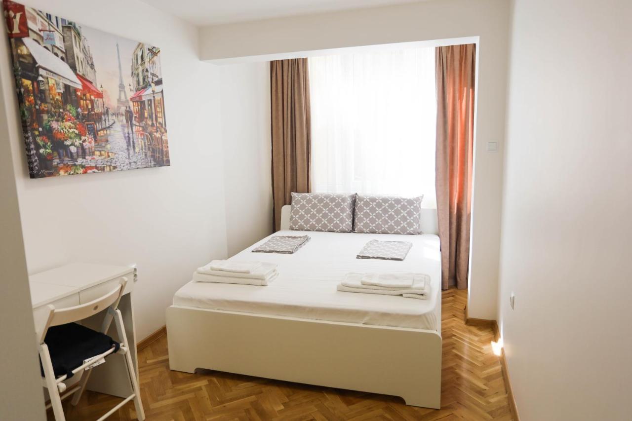 Apartment White *