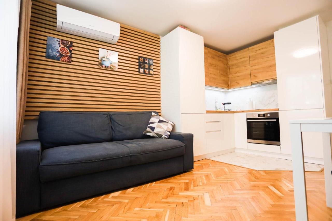 Apartment White *